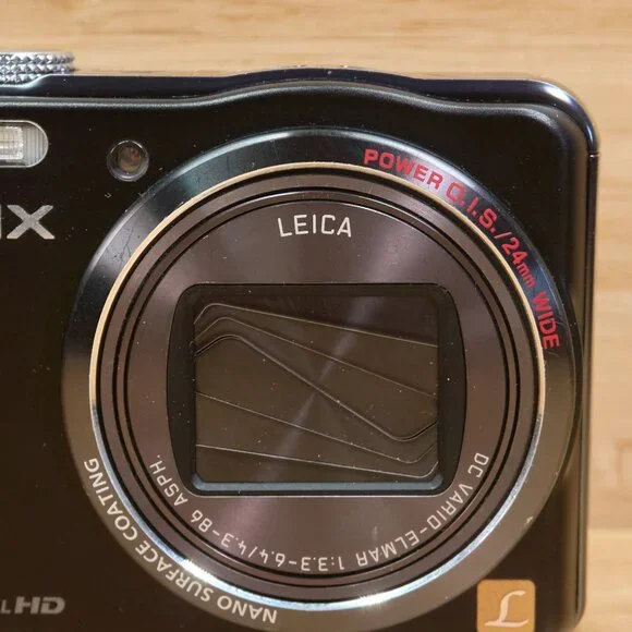 Panasonic Lumix ZS20 14.1 MP Digital Camera, Full HD video, Leica Lens - Picture 4 of 9